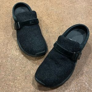 Merrell 7.5 Women’s Encore Groove Wool Black Clogs Slip-on Ortho-Lite